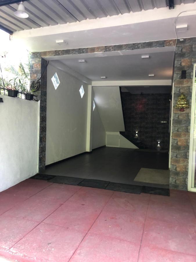 Jenushi Homestay Kandy Ngoại thất bức ảnh