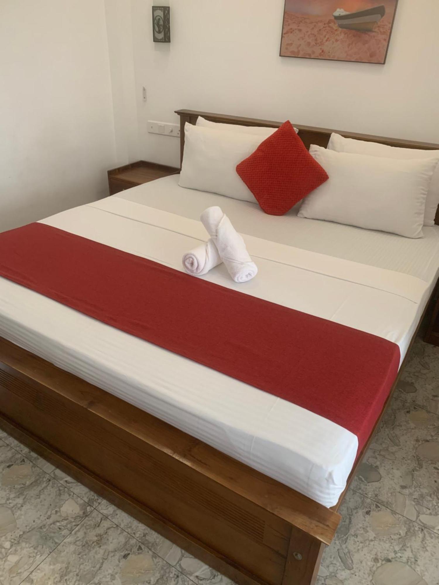 Jenushi Homestay Kandy Ngoại thất bức ảnh