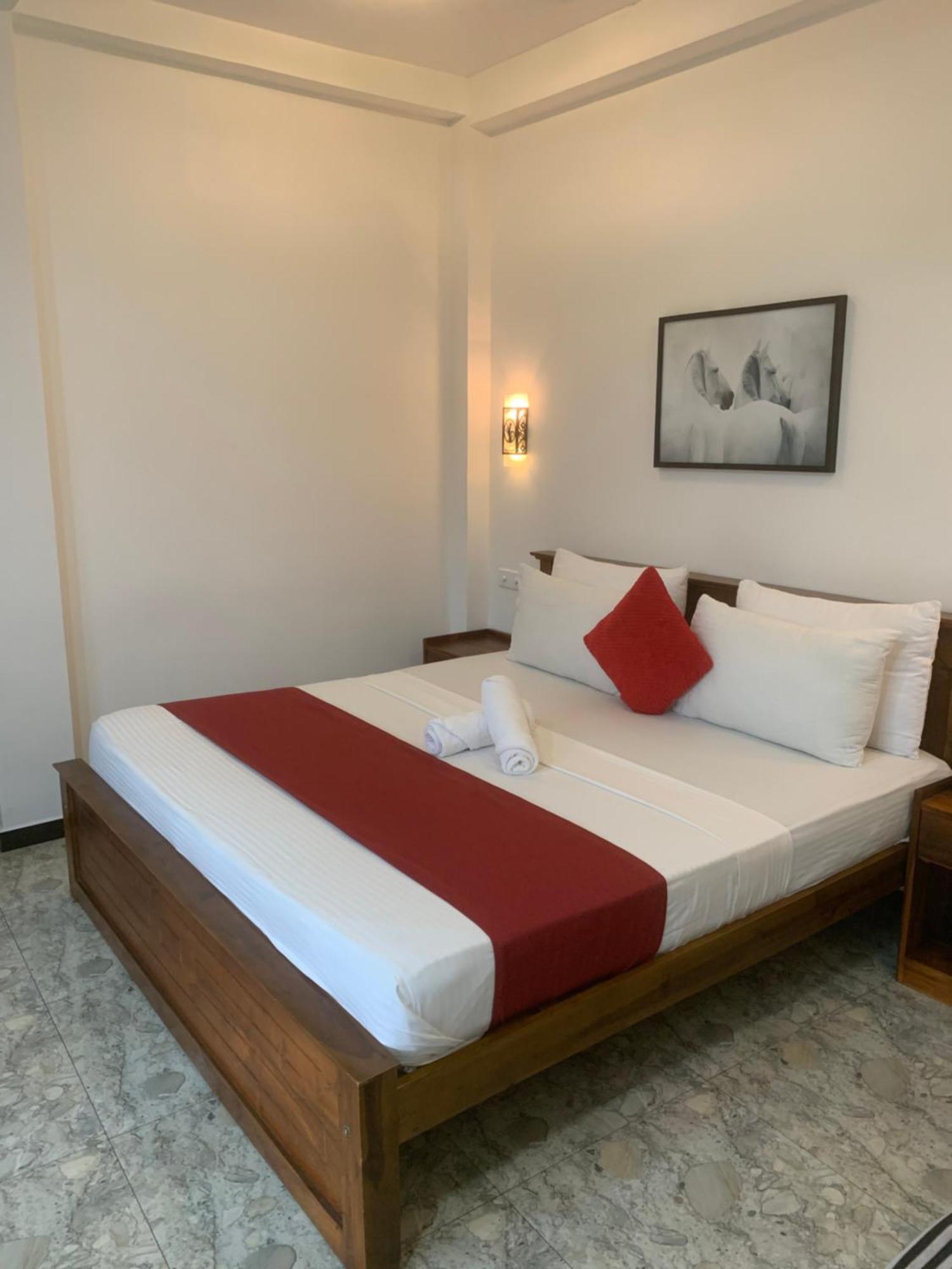 Jenushi Homestay Kandy Ngoại thất bức ảnh