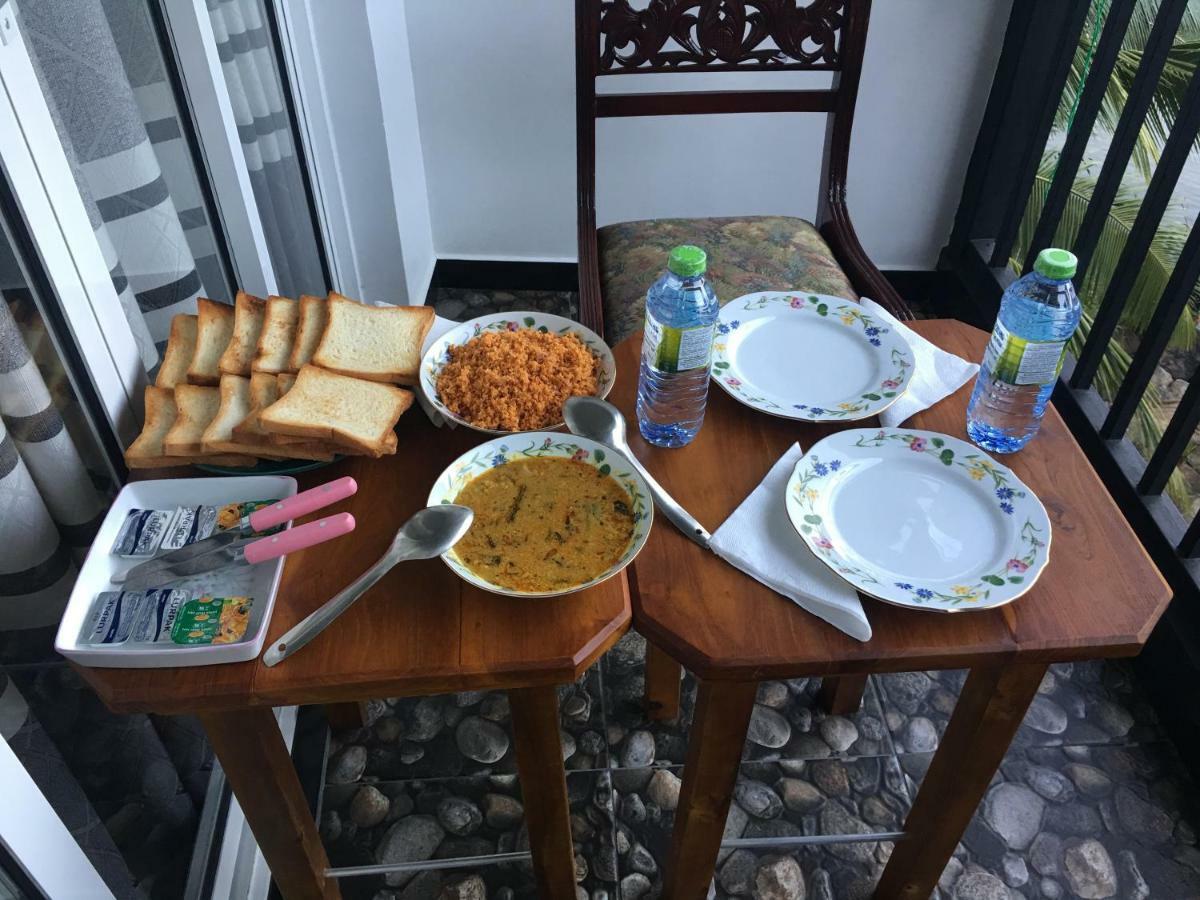 Jenushi Homestay Kandy Ngoại thất bức ảnh
