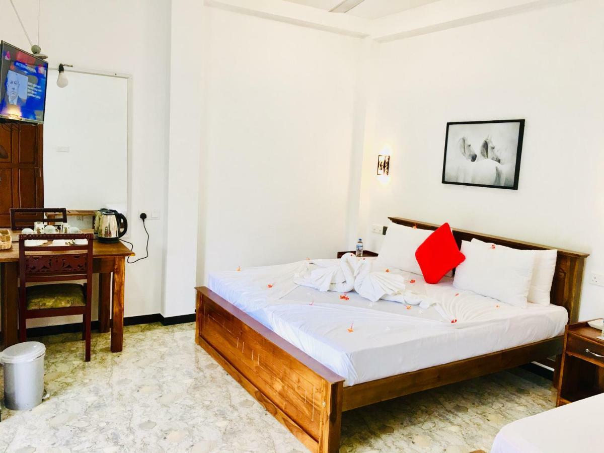 Jenushi Homestay Kandy Ngoại thất bức ảnh
