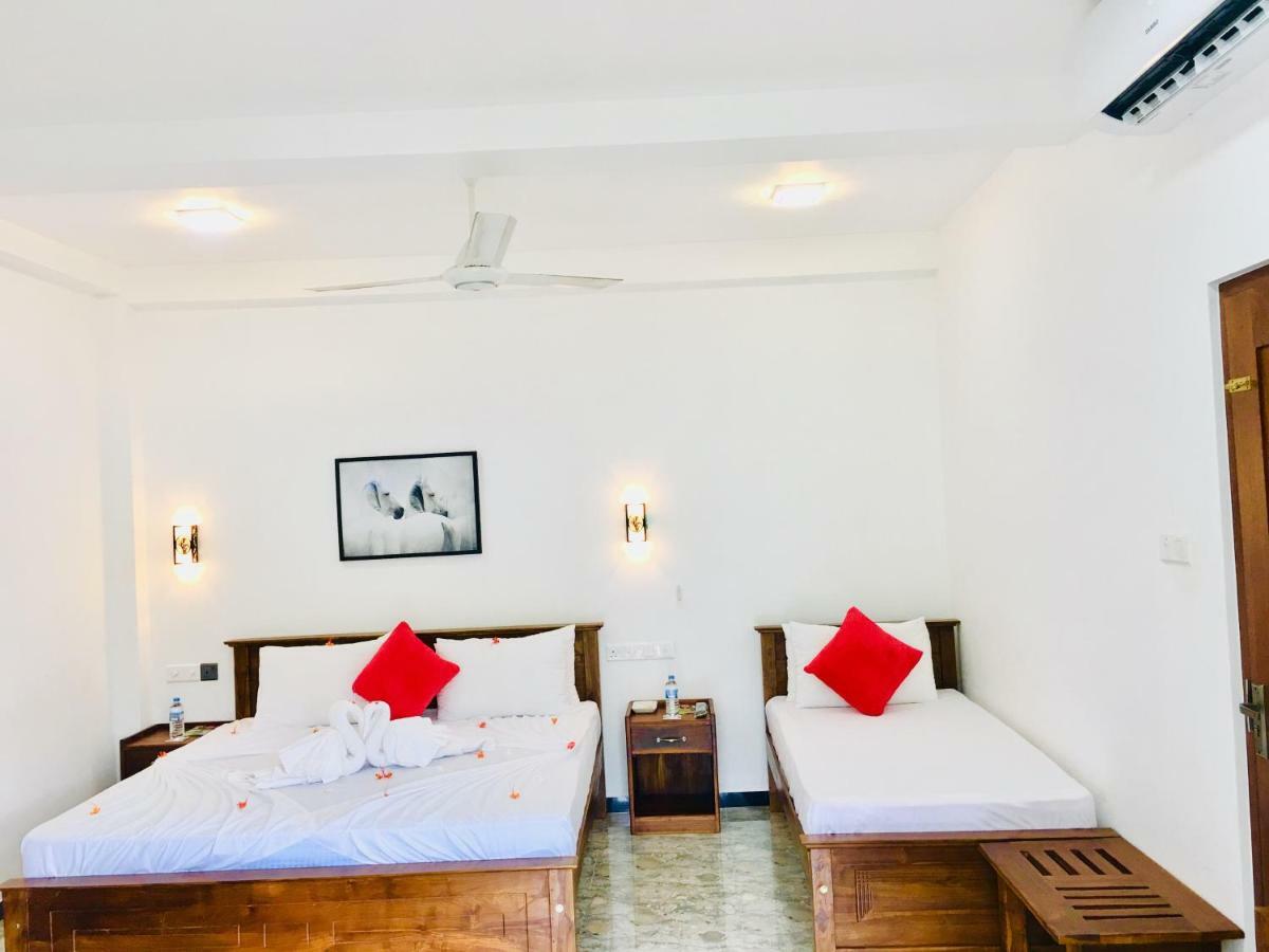 Jenushi Homestay Kandy Ngoại thất bức ảnh