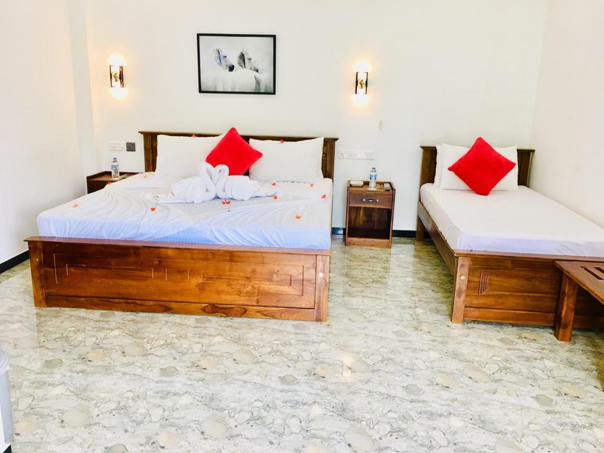 Jenushi Homestay Kandy Ngoại thất bức ảnh
