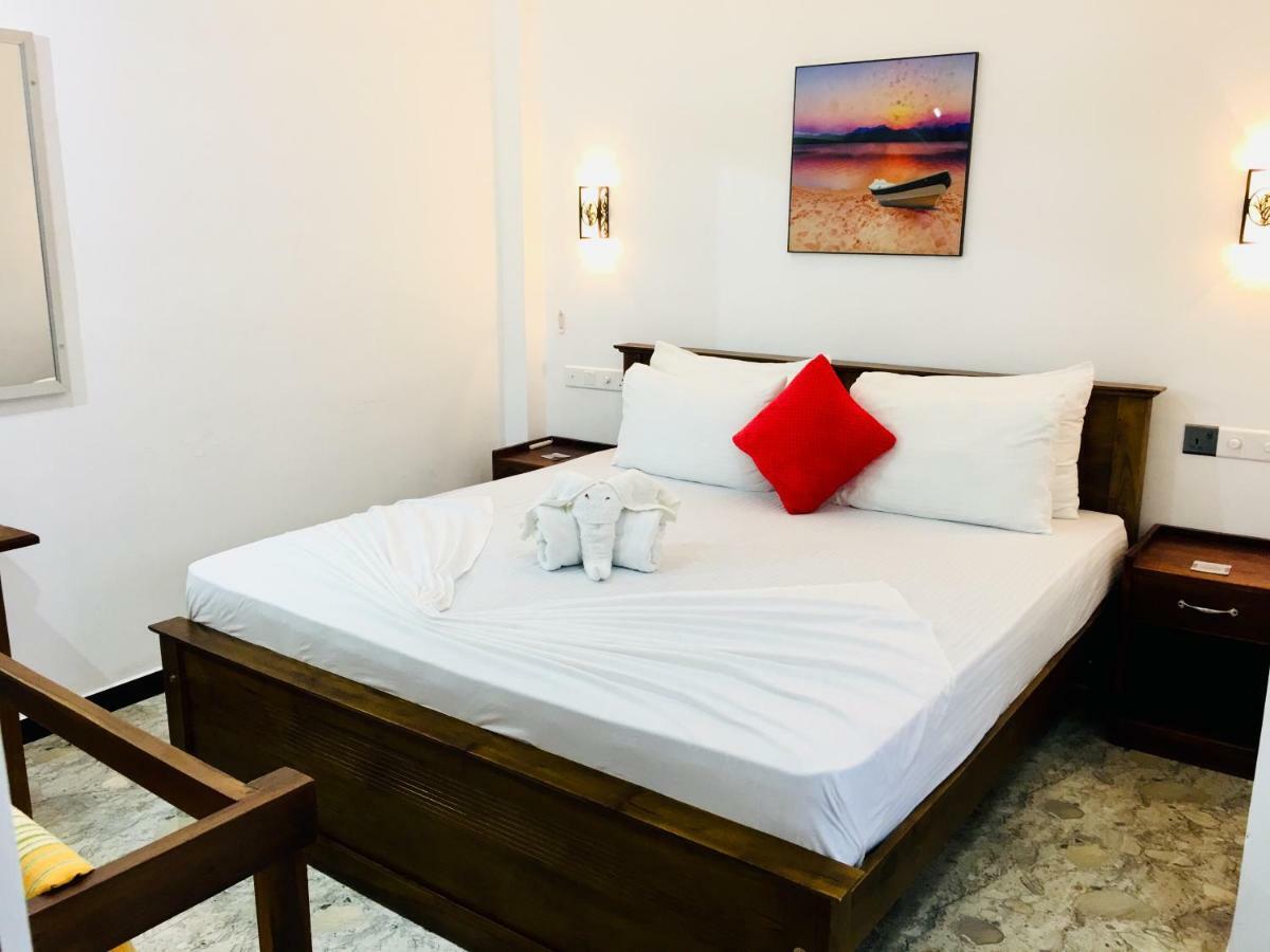 Jenushi Homestay Kandy Ngoại thất bức ảnh