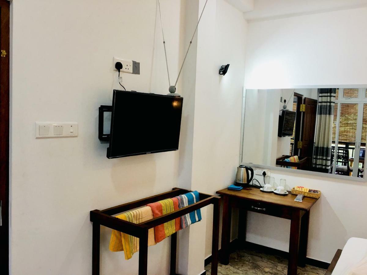 Jenushi Homestay Kandy Ngoại thất bức ảnh