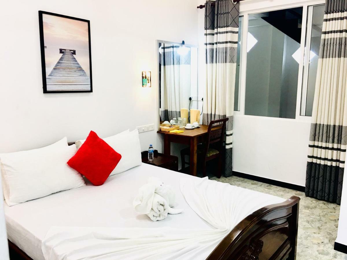 Jenushi Homestay Kandy Ngoại thất bức ảnh