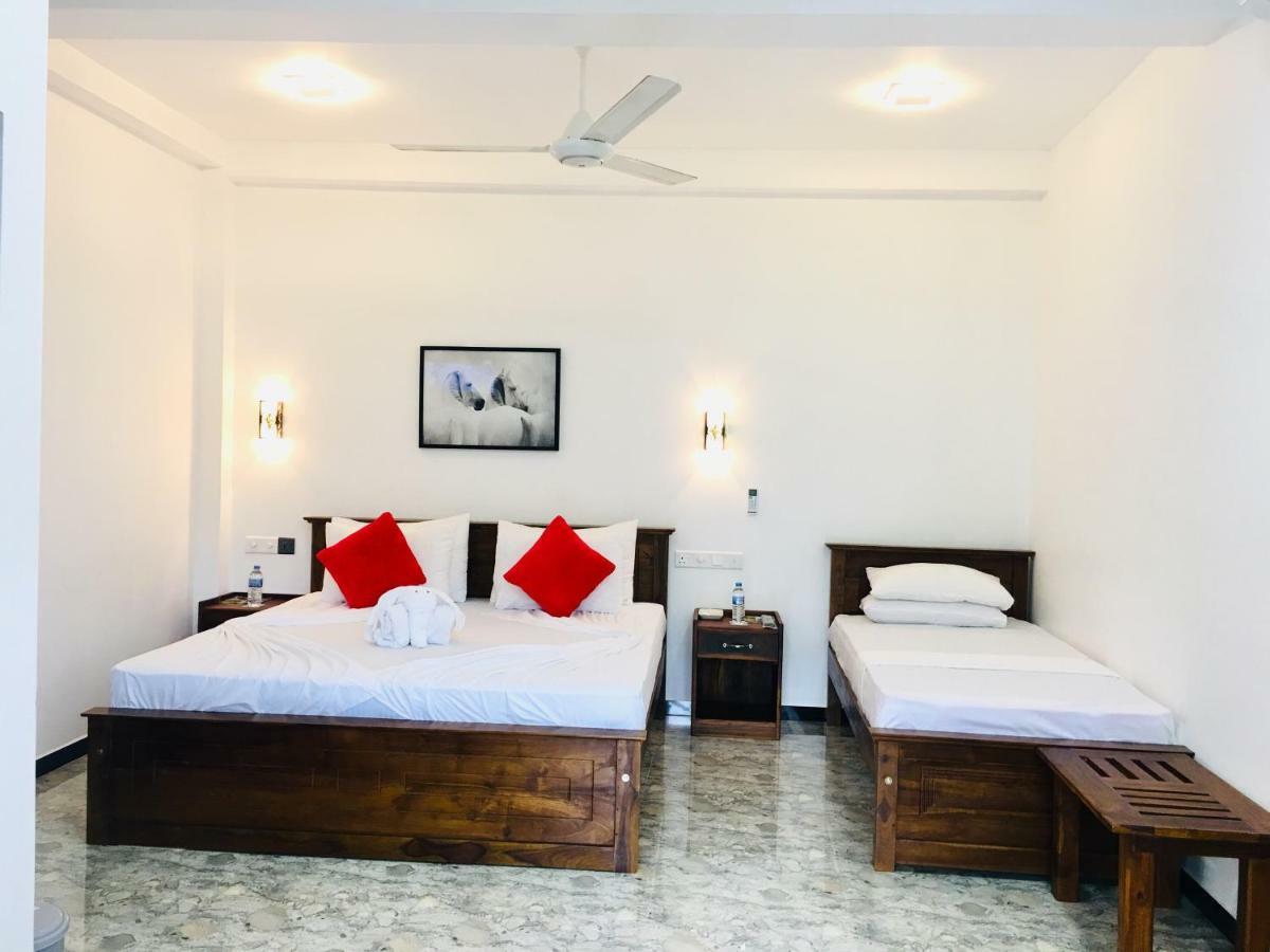 Jenushi Homestay Kandy Ngoại thất bức ảnh