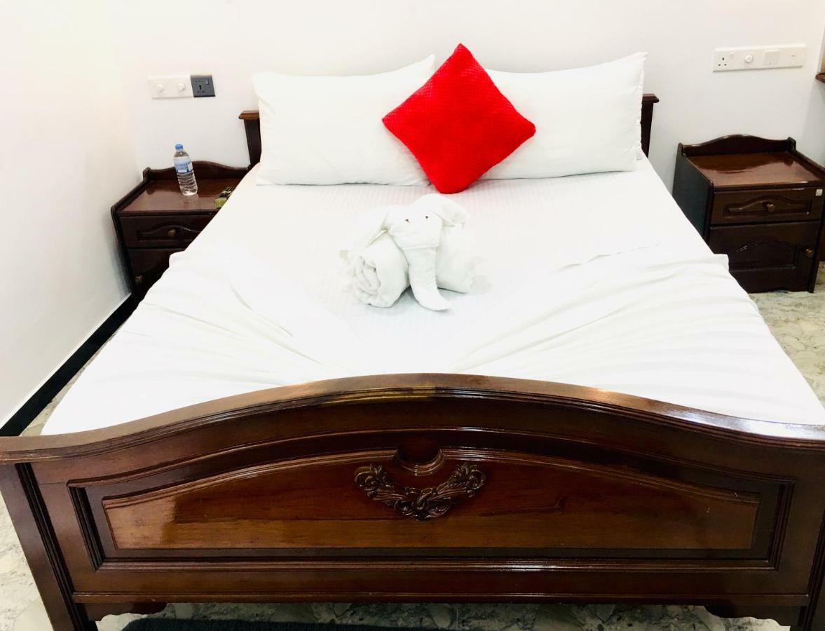 Jenushi Homestay Kandy Ngoại thất bức ảnh